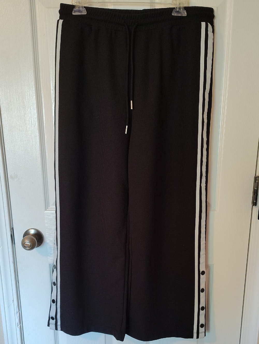 HALARA Black Sweatpants with White Side Stripes Large Petite